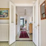 Hyr ett 7-rums hus på 213 m² i Täby Kyrkby