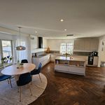 Hyr ett 8-rums hus på 413 m² i Täby