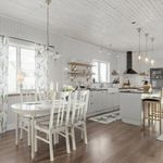 Rent 9 rooms apartment of 300 m² in Rosersberg
