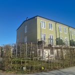 Rent 6 rooms house of 155 m² in Solna
