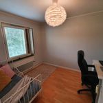 Rent 4 rooms apartment of 91 m² in Täby