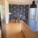Rent 6 rooms house of 151 m² in Solna