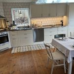 Rent 6 rooms house of 130 m² in Sollentuna