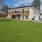 Rent 6 rooms house of 185 m² in Huddinge