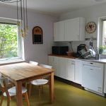 Hyr ett 6-rums hus på 180 m² i Huddinge