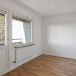 Rent 5 rooms apartment of 119 m² in Danderyd
