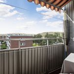 Rent 3 rooms apartment of 76 m² in Kärra